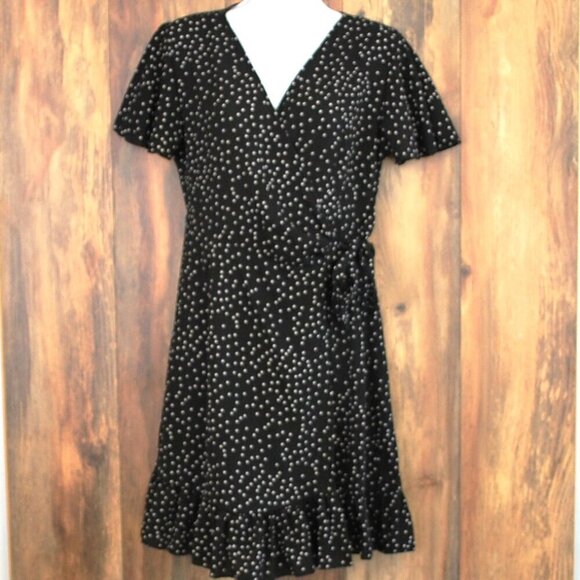 Dresses & Skirts - Women's Super Cute Flowey Polk a dot Black White Dress S
